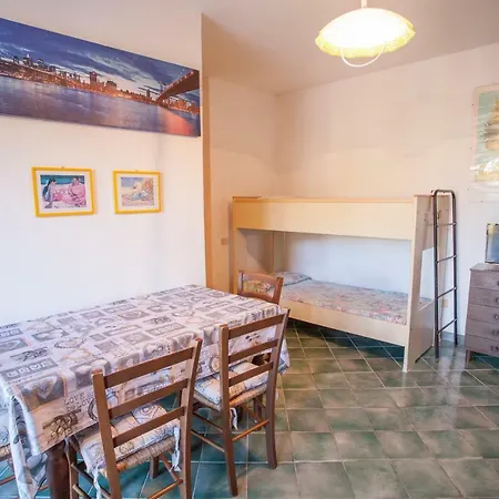 Apartment La
